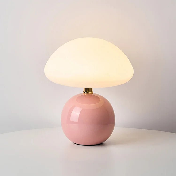 Stolní lampa ve tvaru houbě – elegance a originalita