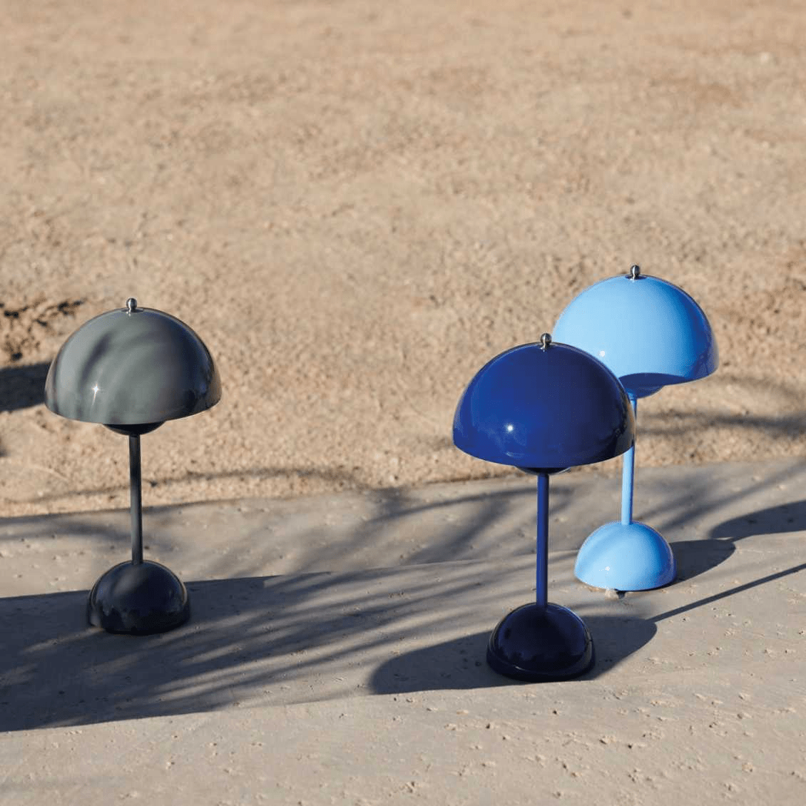 デスク用LEDランプ - モダンなシンプルさと機能性