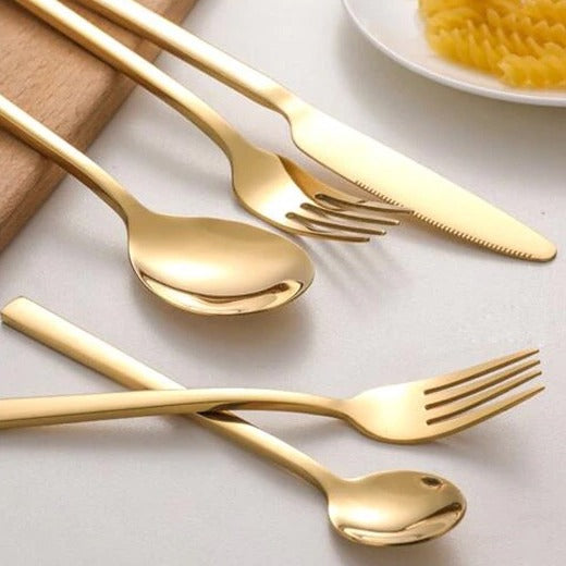 Compleet Bestekset – Elegante Stukken Voor Een Verfijnde Tafel