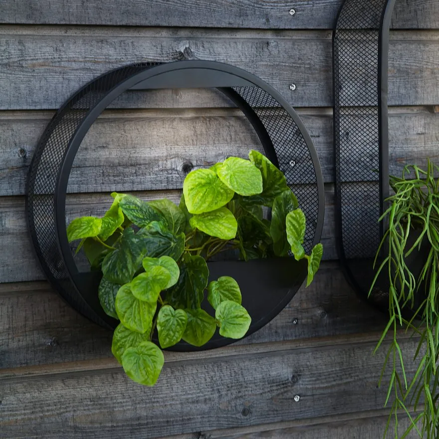 Solar Outdoor Wall Lamp – Automatic and Economical Lighting