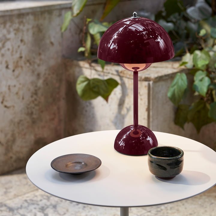 デスク用LEDランプ - モダンなシンプルさと機能性