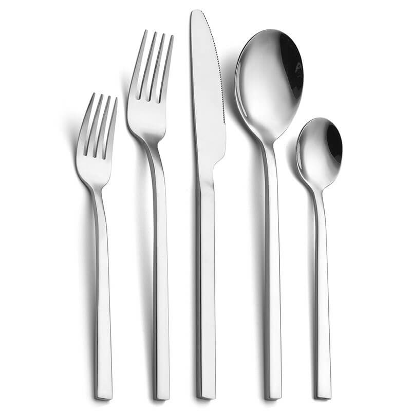 Compleet Bestekset – Elegante Stukken Voor Een Verfijnde Tafel