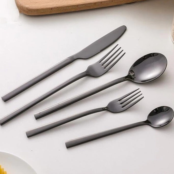 Compleet Bestekset – Elegante Stukken Voor Een Verfijnde Tafel