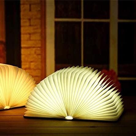 Stolní lampa ve tvaru knihy – Originalita a elegance 