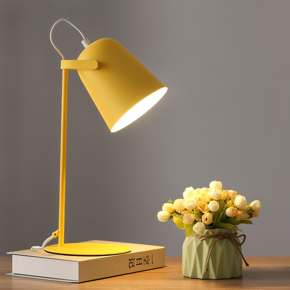 Lâmpada de Mesa Rotativa Moderna – Elegância e Funcionalidade 