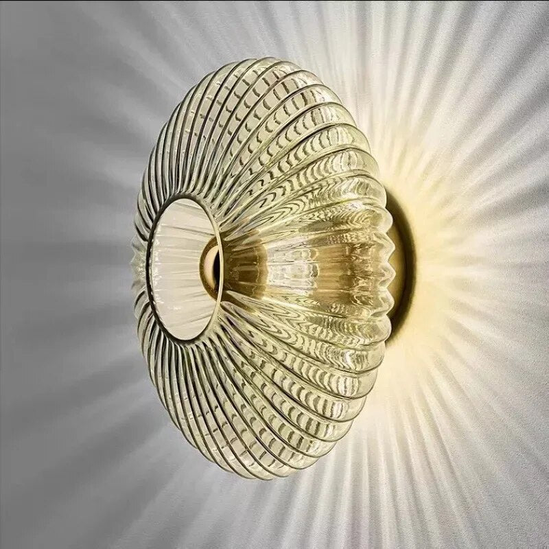 Aplique de Parede em Vidro Ondulado – Elegância e Luz Suave 
