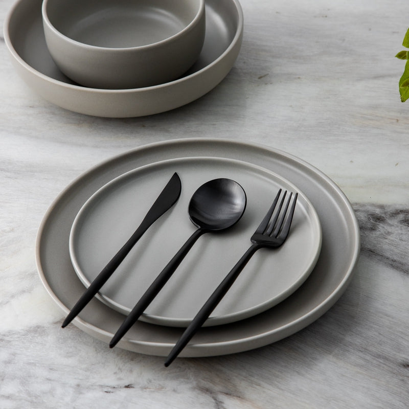 Set di Posate – Stile Puro e Funzionale 