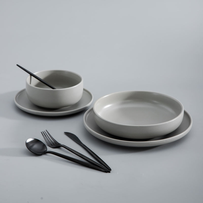 Set di Posate – Stile Puro e Funzionale 