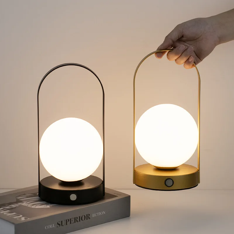 Trådløs Bordlampe — Justerbar Lysstyrke 