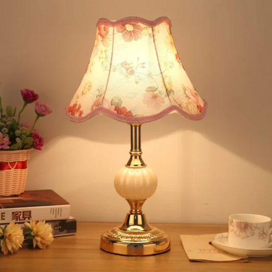 Dekorativ Bordlampe – Vintage Stil Og Tidløs Elegance 