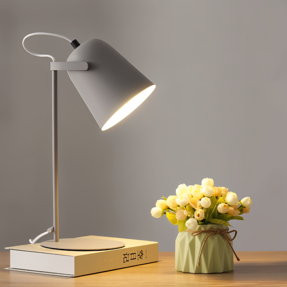 Lâmpada de Mesa Rotativa Moderna – Elegância e Funcionalidade 