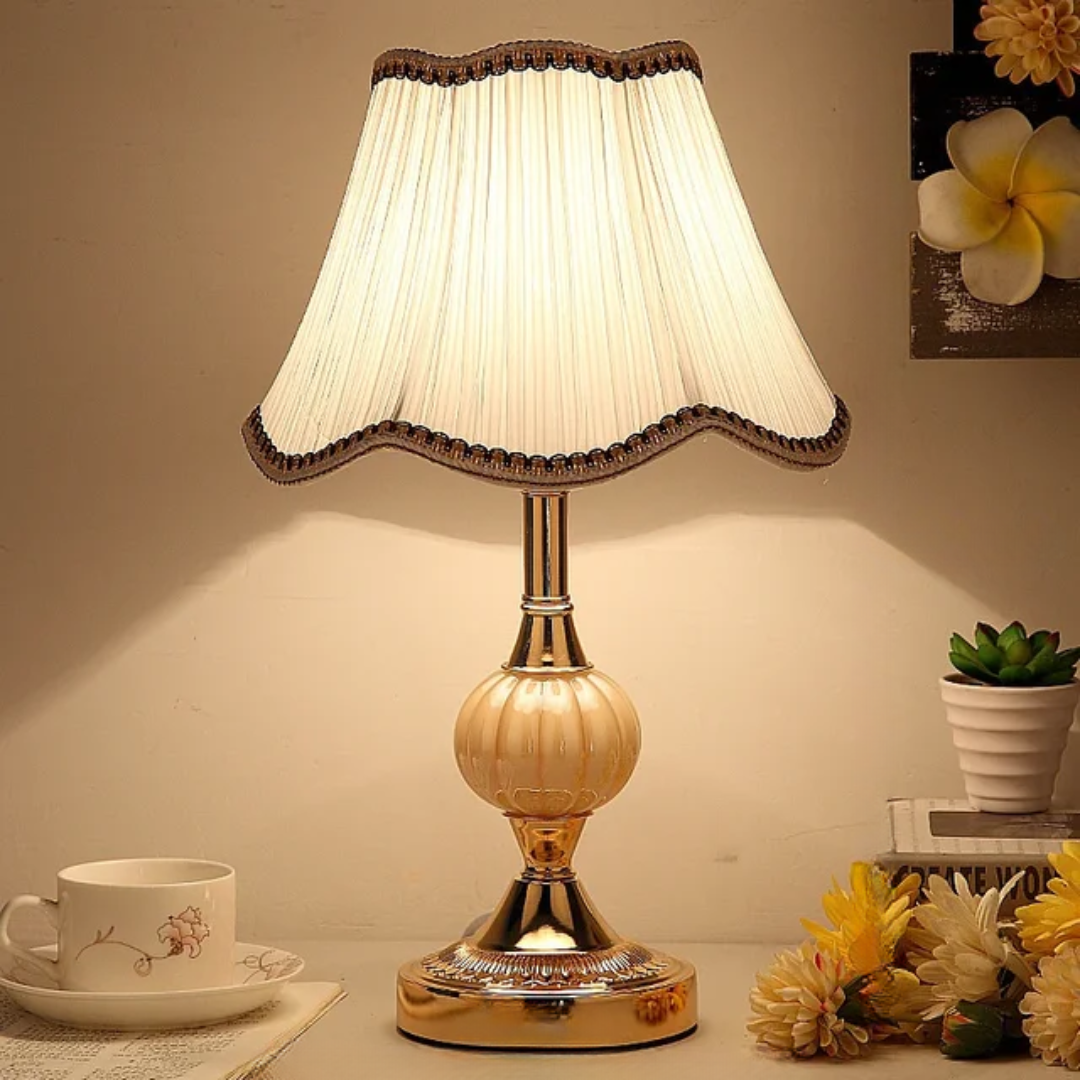 Lâmpada Decorativa de Mesa – Estilo Vintage e Elegância Intemporal 
