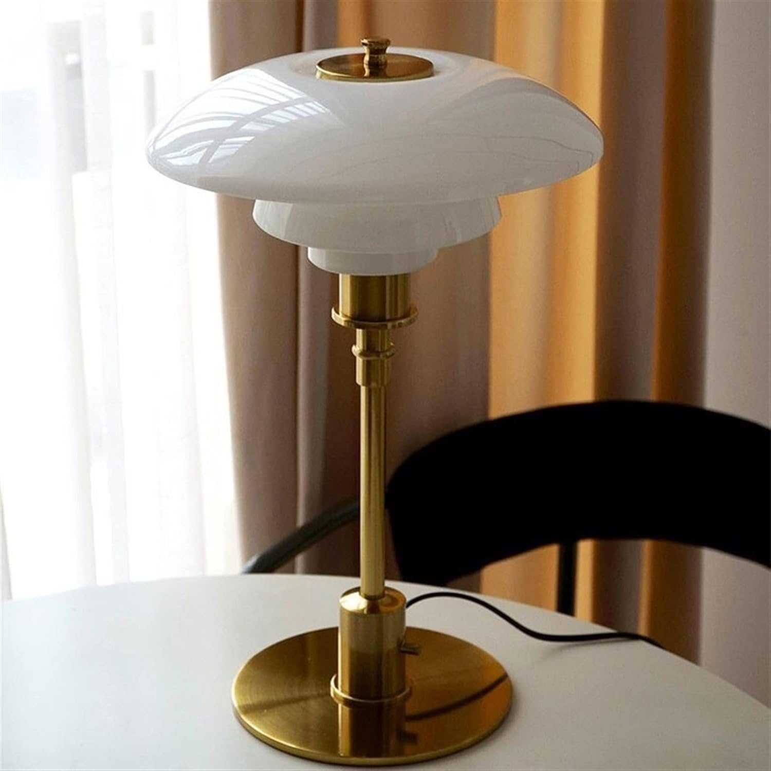 Stolná LED lampa v škandinávskom štýle – Jemné a moderné osvetlenie 