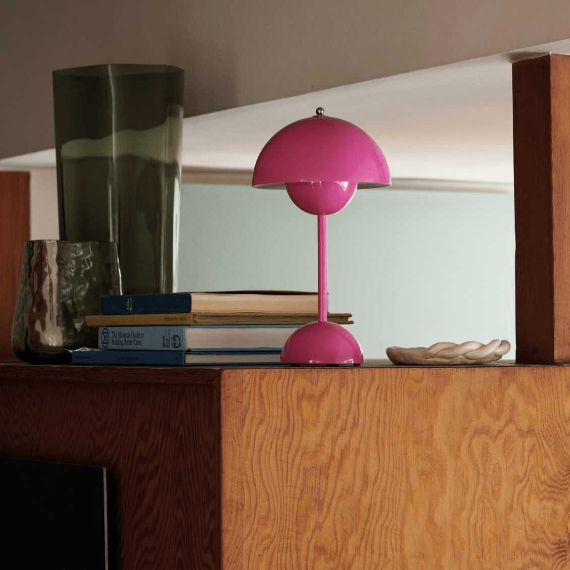Lampada LED da Scrivania – Semplicità Moderna e Funzionalità 