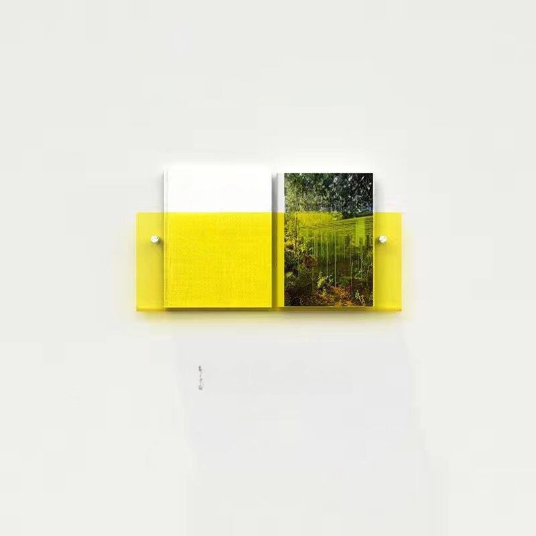 Raft de perete pentru reviste transparent – Design elegant și modern 