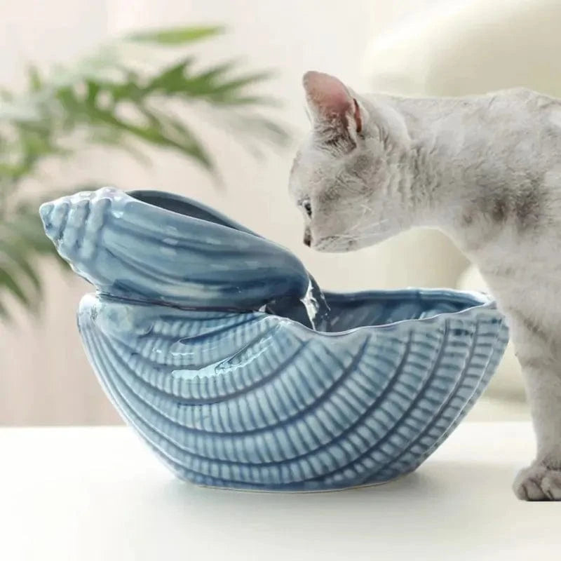 Vattenfontän för katt i keramik – elegans och ren hydrering 
