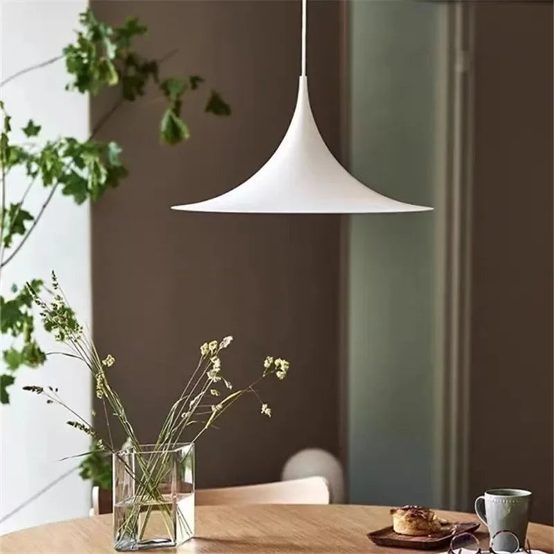 Skandynawska lampa wisząca - nowoczesna elegancja i delikatna atmosfera