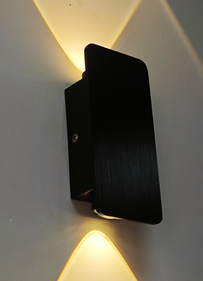 أباجورة حائط LED بسيطة - ضوء رقيق وخط معاصر 