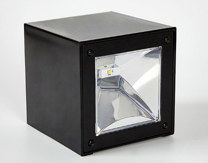 Zewnętrzna solarna lampa ścienna IP65 - trwałe, ekologiczne oświetlenie