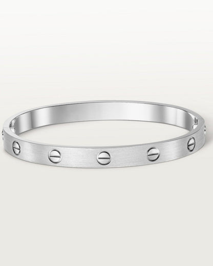 Rigid Bracelet – Finish Silver and Refined Style 