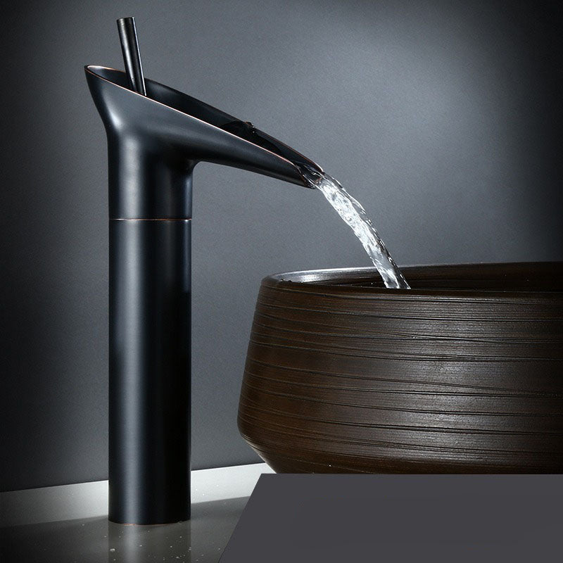 Robinet Cascade Baie – Stil Antic și Elegant 