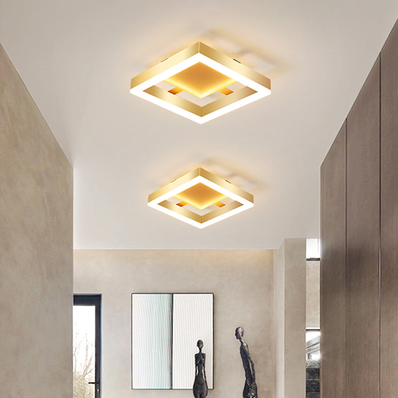 Współczesna lampa sufitowa - eleganckie kształty i jednolite oświetlenie