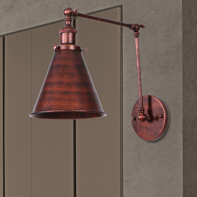 Vägglampa i industriell stil - solid struktur och unik stil