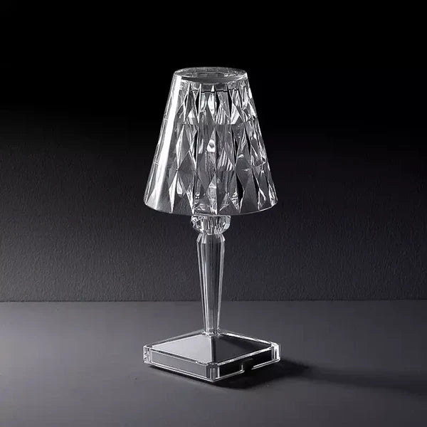 Kristály Asztali Lámpa – Modern Elegancia és Meleg Hangulat 