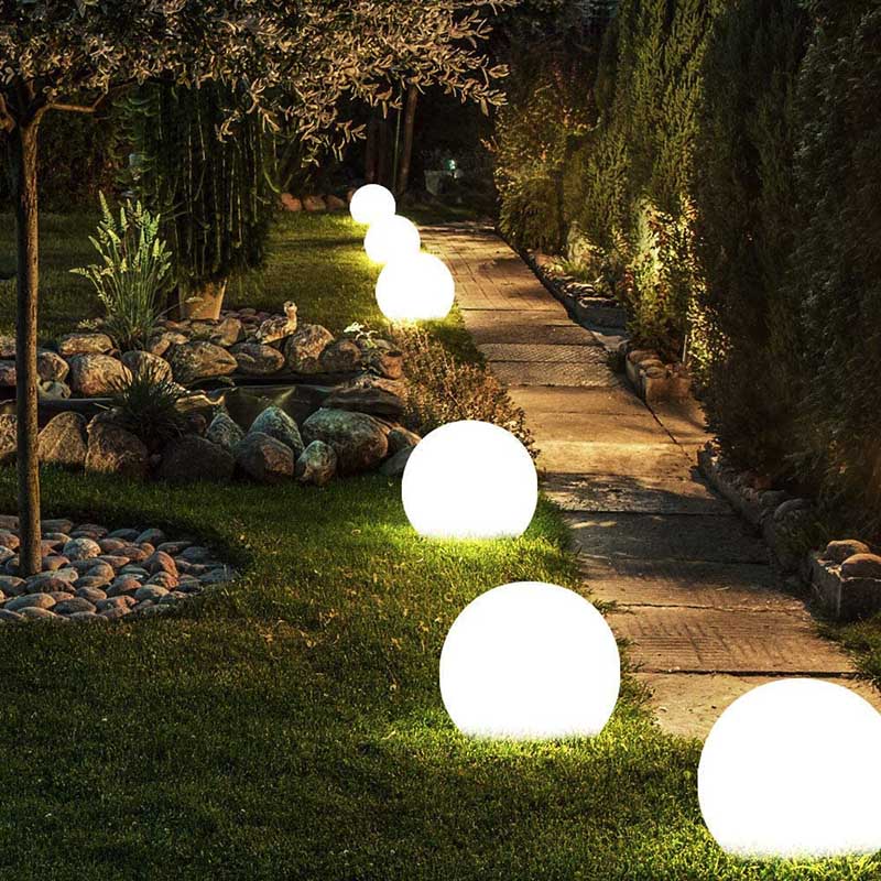 Trådløs Utendørs Kulelampe – Nomadisk og Elegant Belysning 
