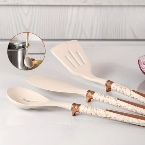 Ensemble D’Ustensiles De Cuisine En Silicone — Résistance, Souplesse & Design Moderne