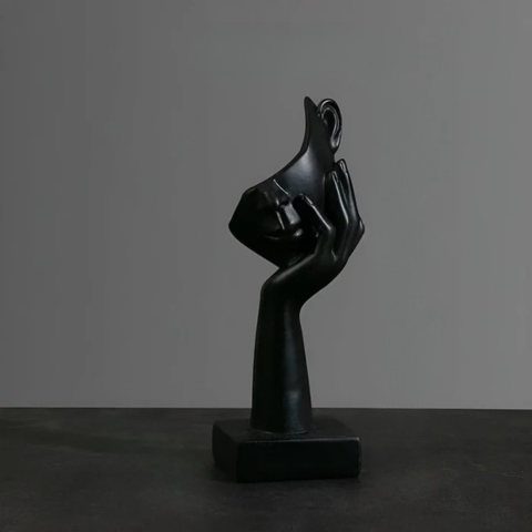 Abstrakt skulptur i harts - Konstnärlig dekoration och modern stil