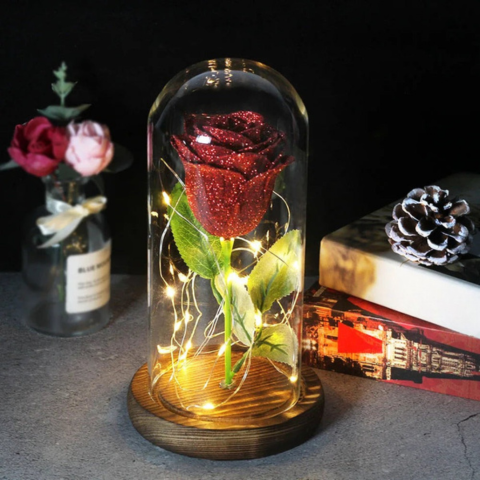 LEDのガラスドーム内の永遠の花 - 詩的で明るい魅力 