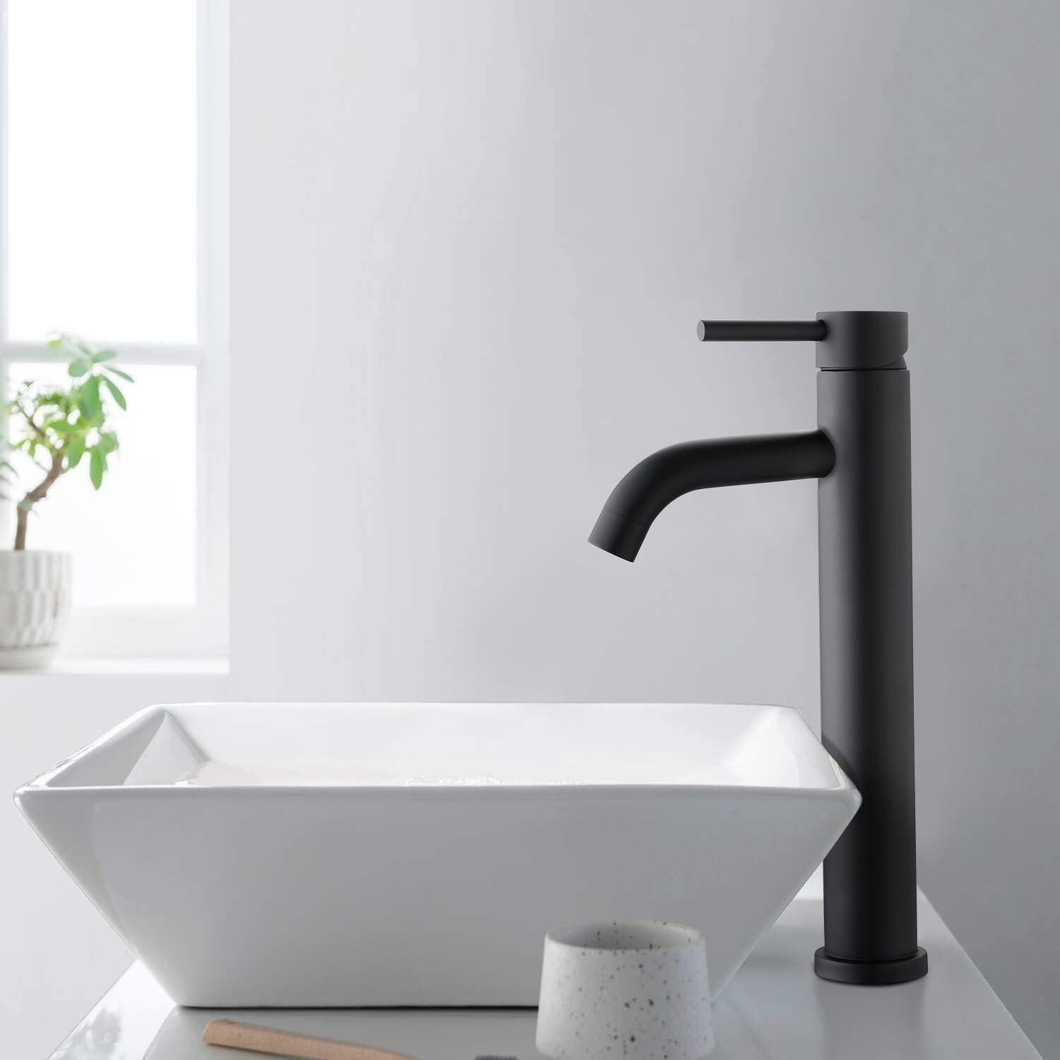 Höjd handfatsskran – Elegant matt svart finish 