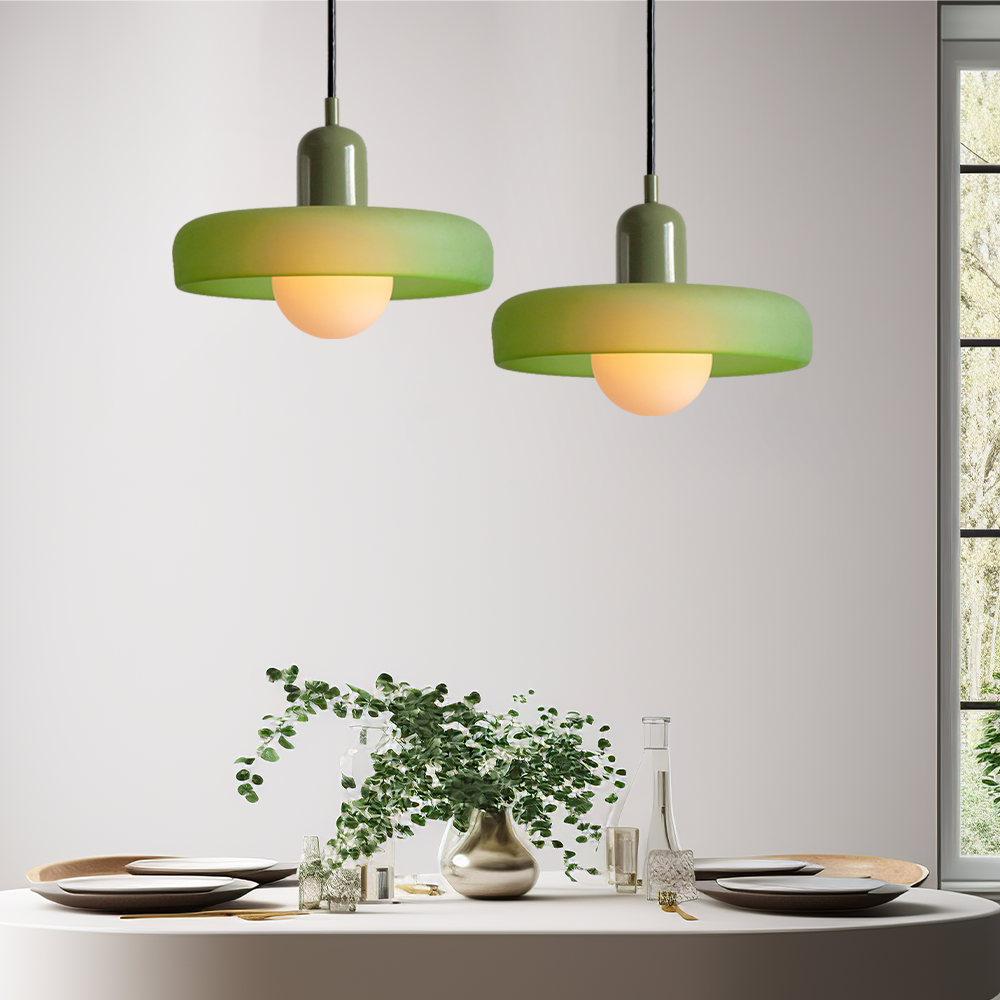 Závěsná dekorativní lampa – Vibrantní barvy a bohémský duch 