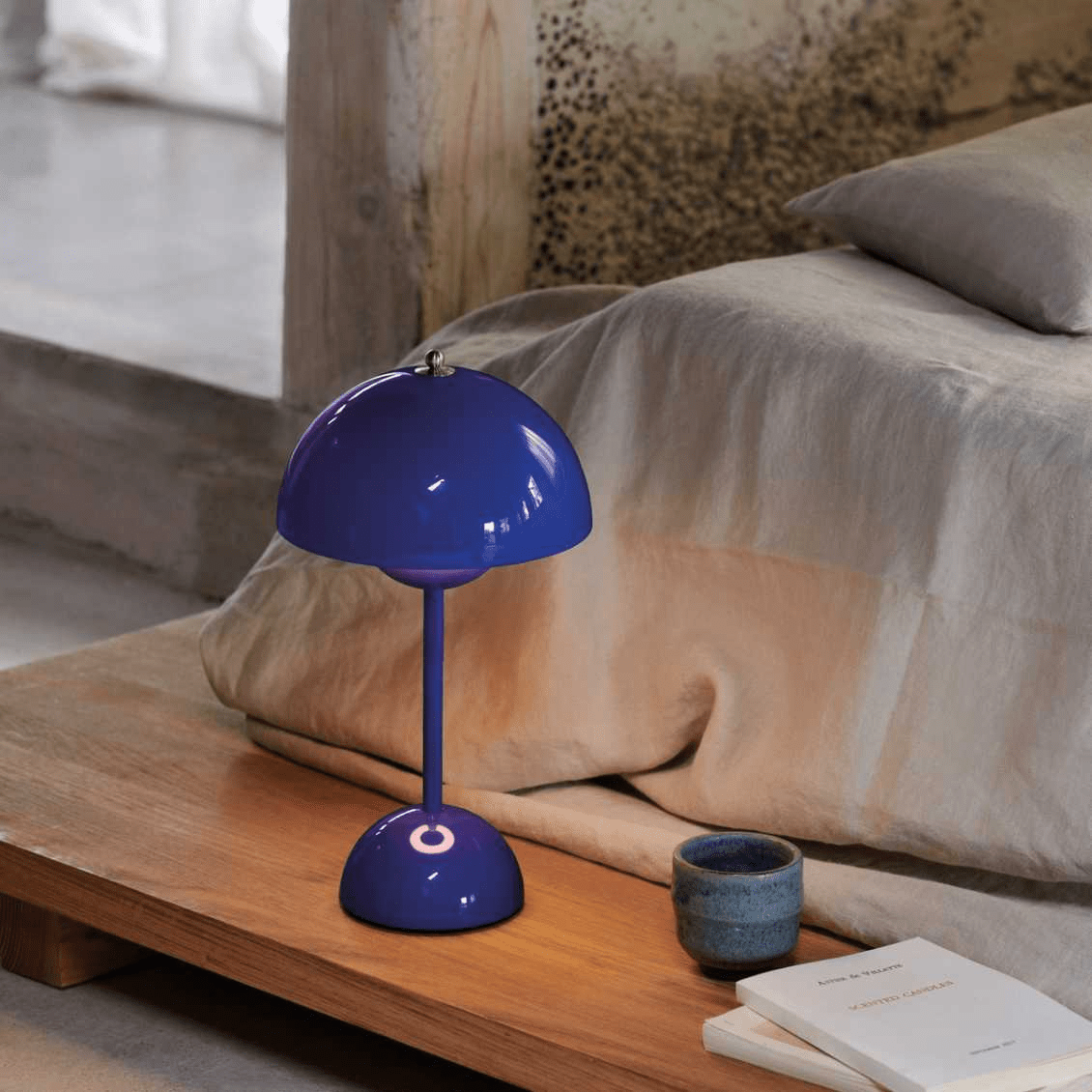 Lampada LED da Scrivania – Semplicità Moderna e Funzionalità 