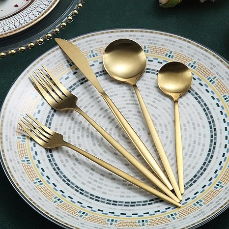 Set di Posate – Stile Puro e Funzionale 