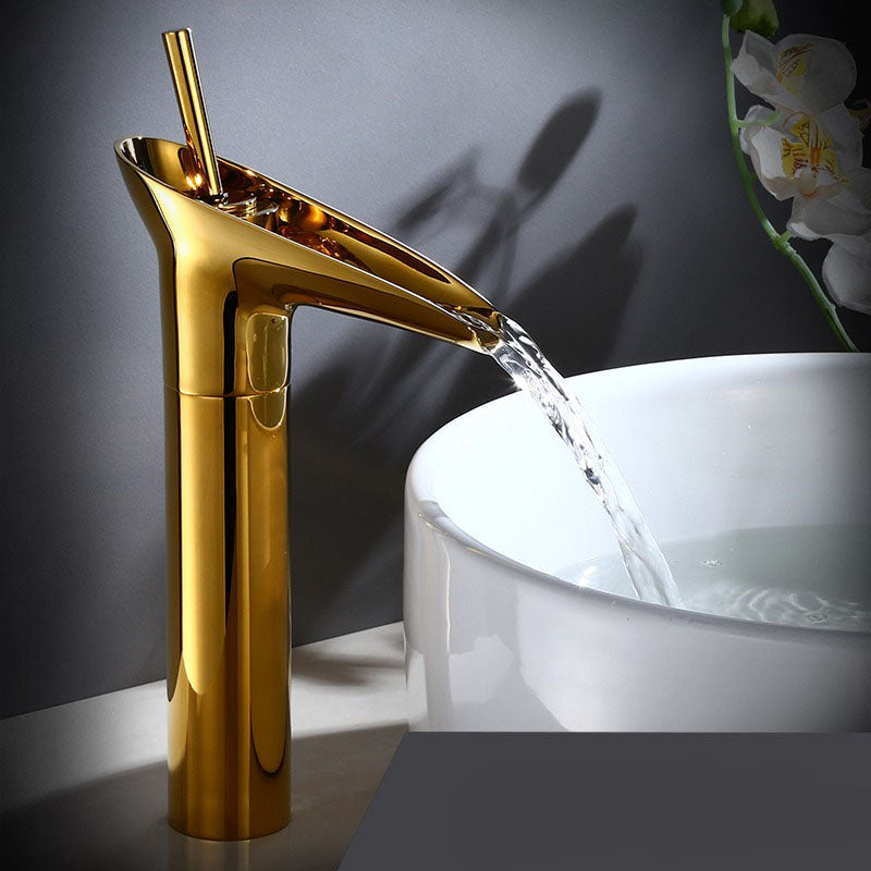 Robinet Cascade Baie – Stil Antic și Elegant 