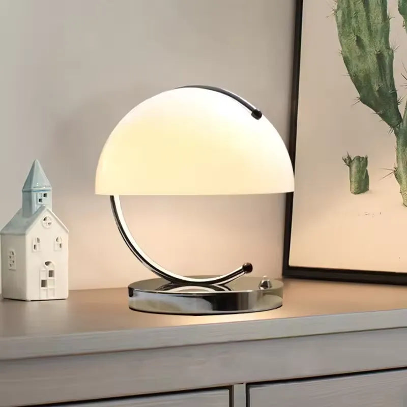 Lâmpada de Mesa de Estilo Escandinavo em Vidro – Elegância e Modernidade 