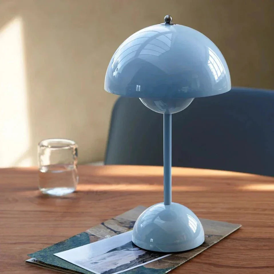 Lampada LED da Scrivania – Semplicità Moderna e Funzionalità 